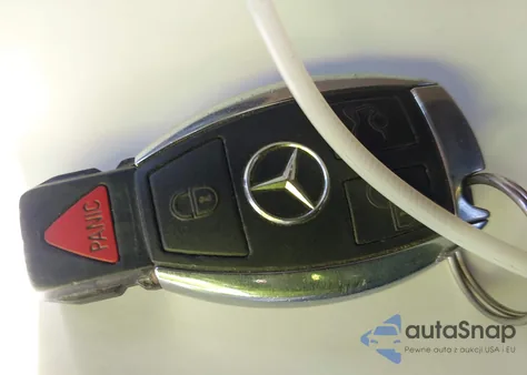 2012 Mercedes-Benz C 250 Sport z USA, uszkodzony, nr VIN WDDGF4HB2CR207974